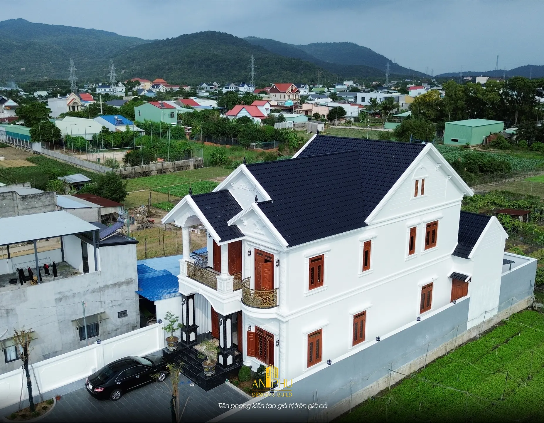 Công tình thực tế biệt thự mái thái 2 tầng tân cổ điển Bà Rịa, Vũng Tàu