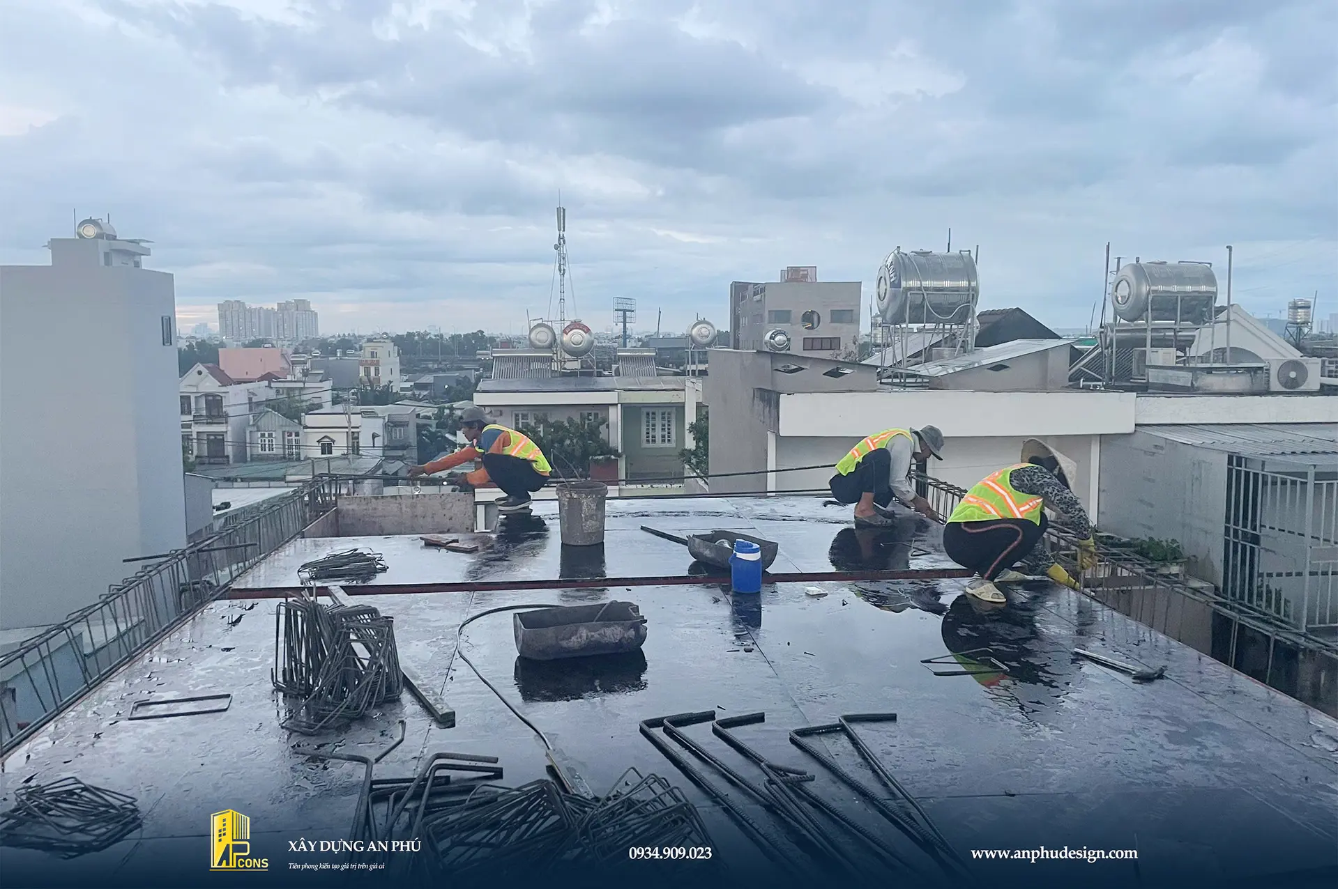 gia-cong-lap-dung-cop-pha-dam-san-do-be-tong-san-mai