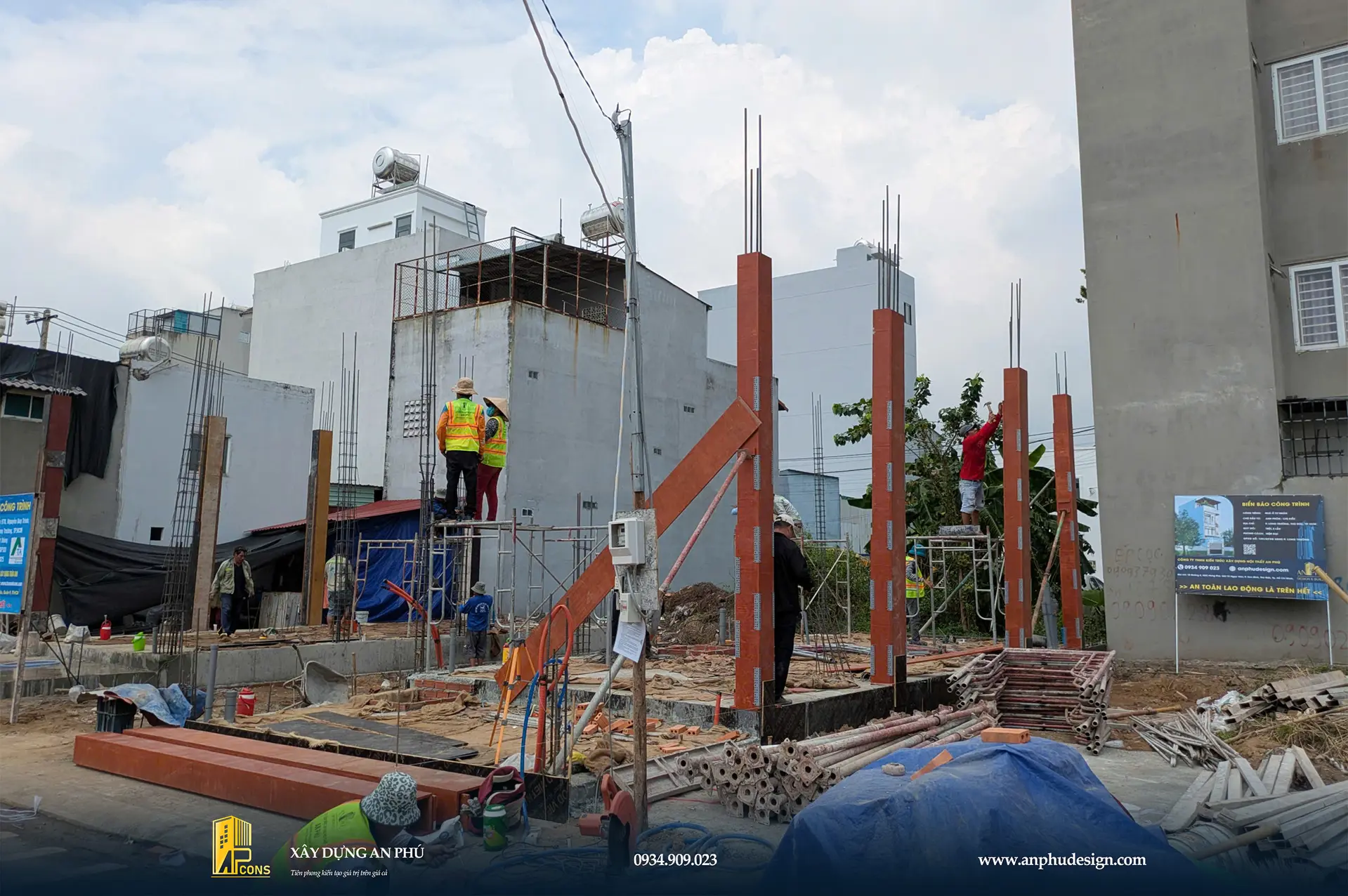 gia-cong-lap-dung-cop-pha-sat-thep-cot