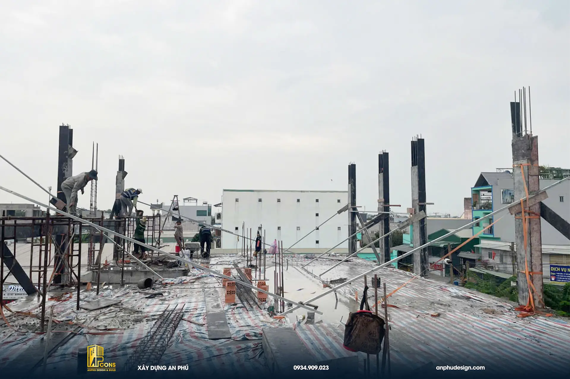 gia-cong-lap-dung-cop-pha-sat-thep-&-do-be-tong-cot-lau-2-khach-san-3-tang