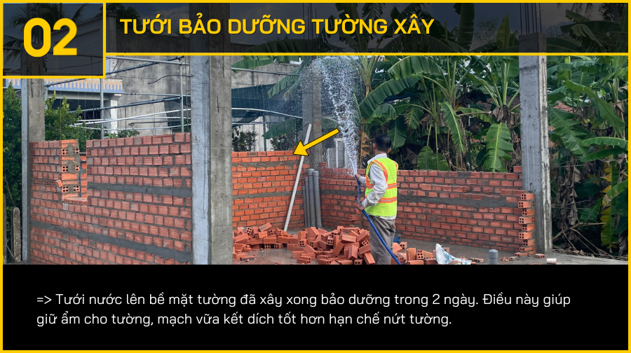 Khác biệt thi công tại An Phú - Tưới bảo dưỡng tường sau khi xây