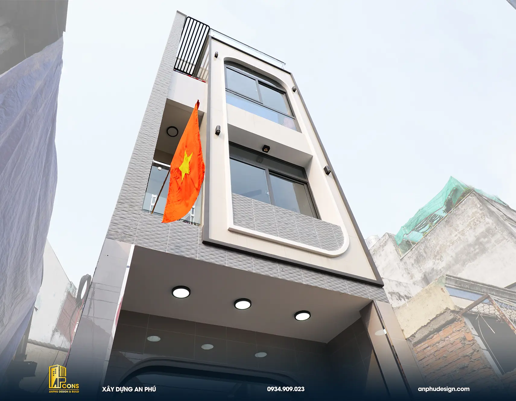 nha-pho-3-tang-mat-tien-co-van-mat-tien