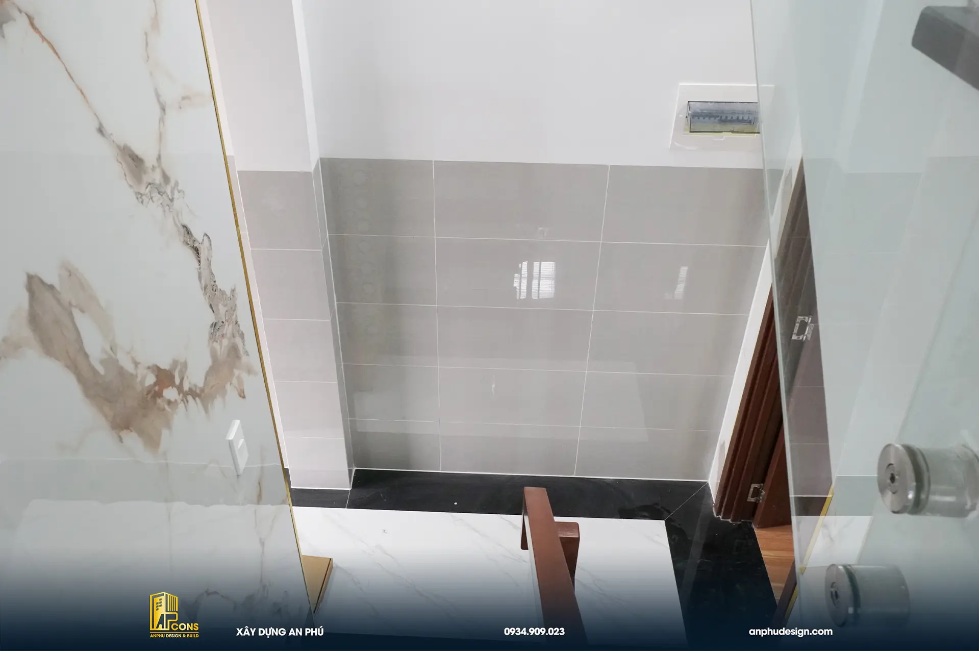 nha-pho-3-tang-sanh-cau-thang