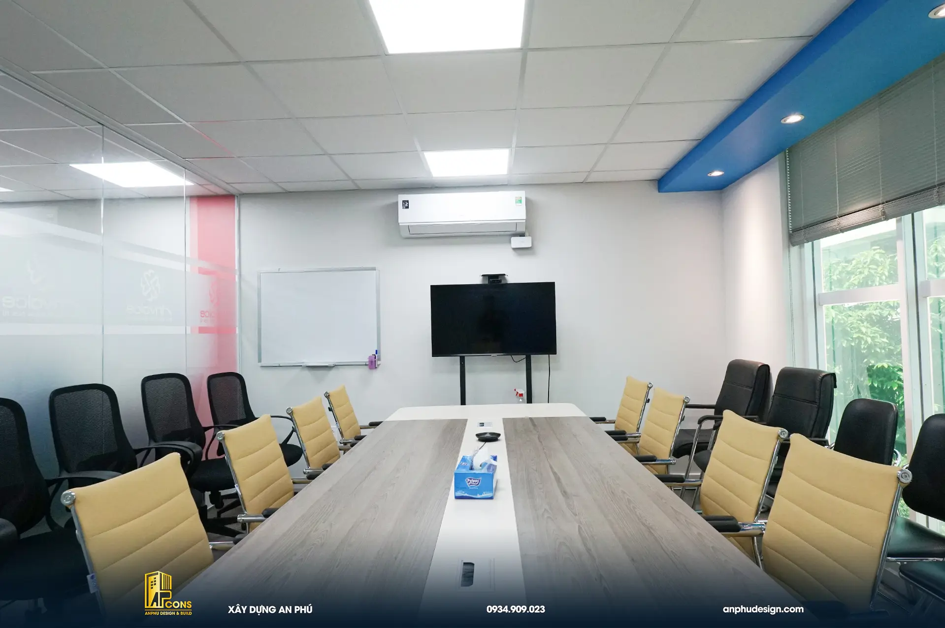 phong-hop-hoan-thien-noi-that-van-phong