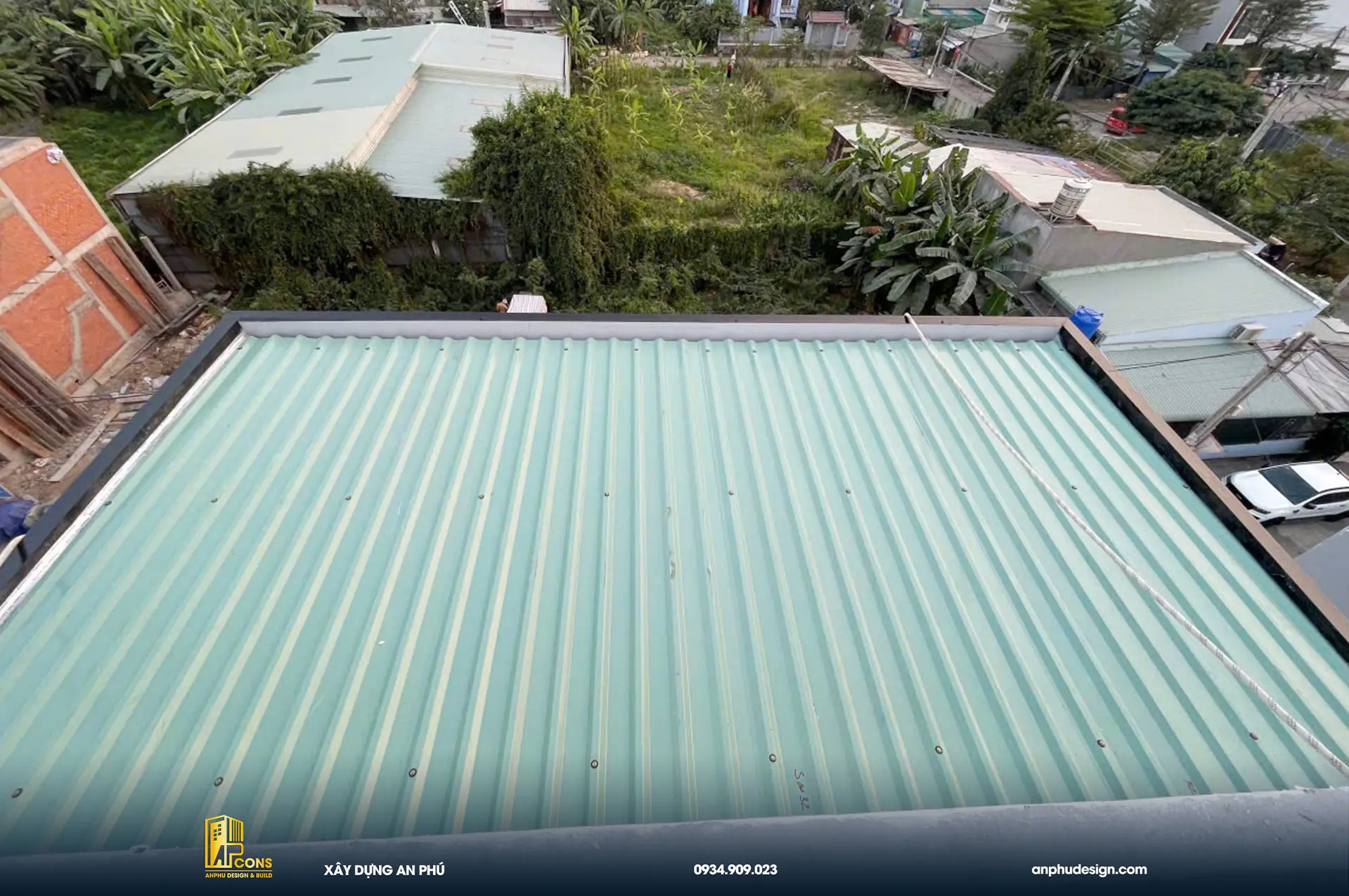 thi-cong-lap-dat-mai-che-san-thuong